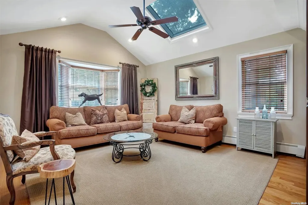 87 Cabot Road Massapequa NY 11758