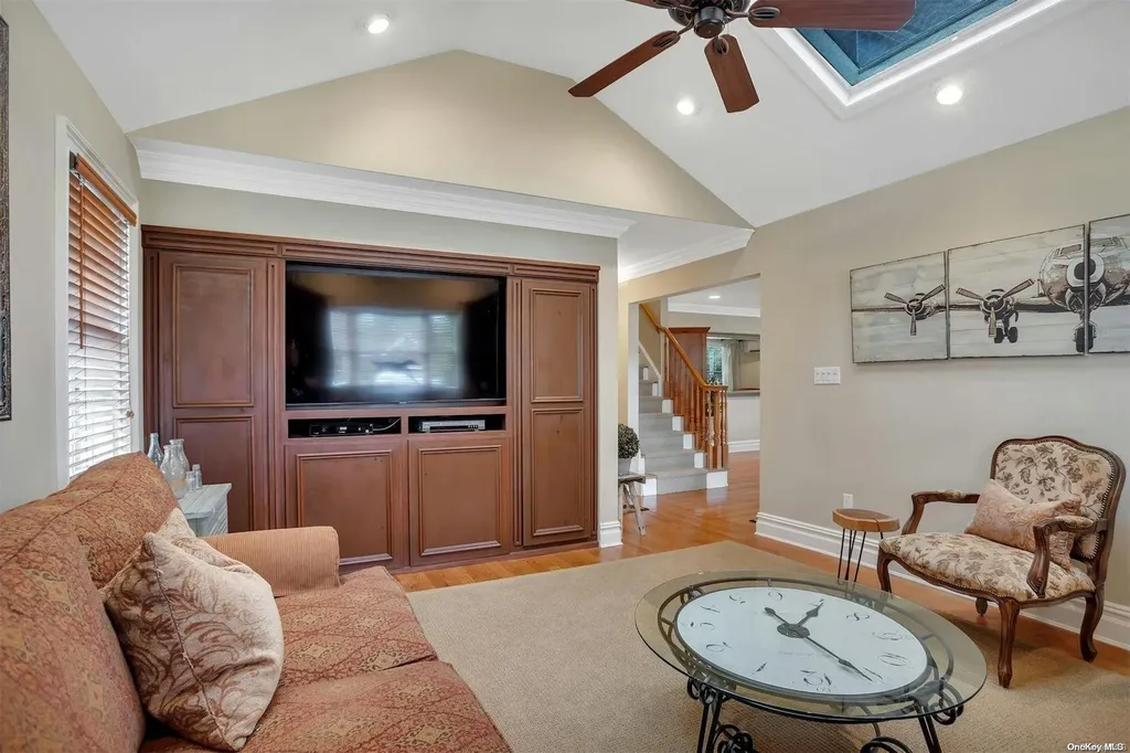 87 Cabot Road Massapequa NY 11758