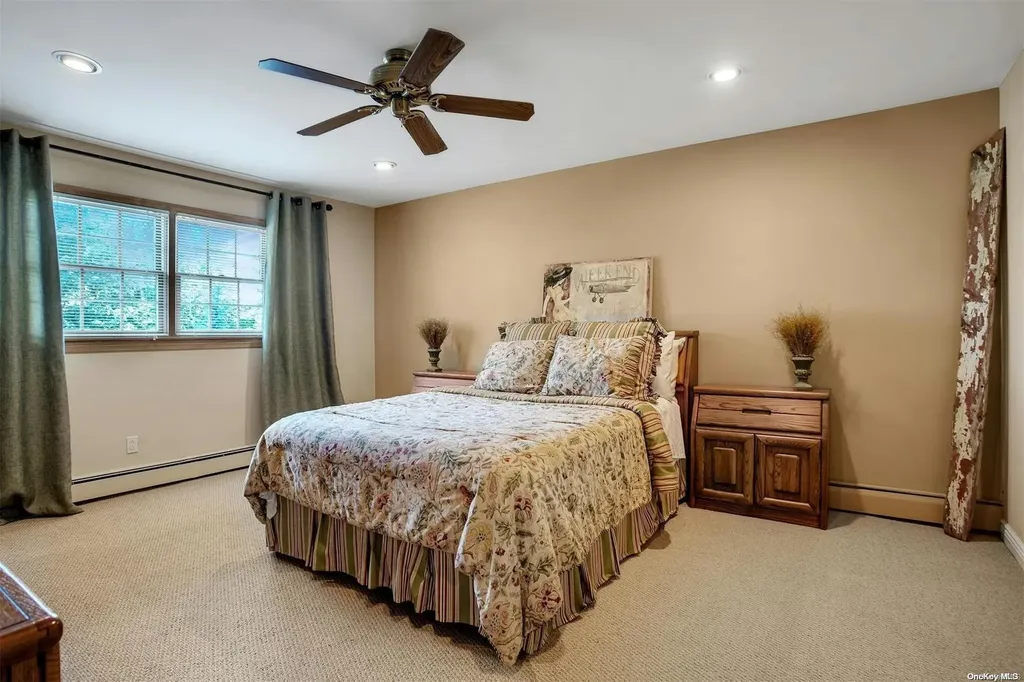 87 Cabot Road Massapequa NY 11758