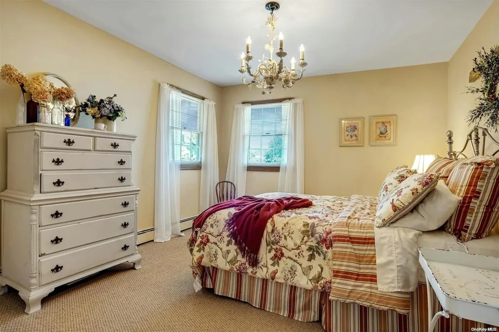 87 Cabot Road Massapequa NY 11758
