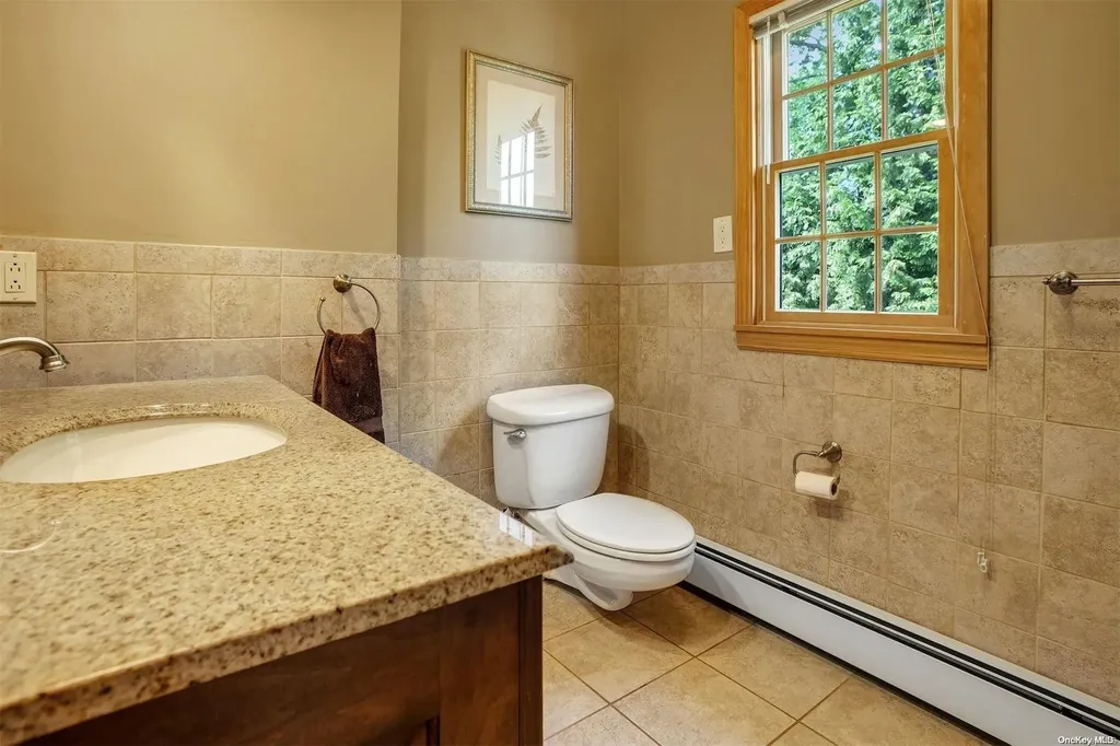 87 Cabot Road Massapequa NY 11758