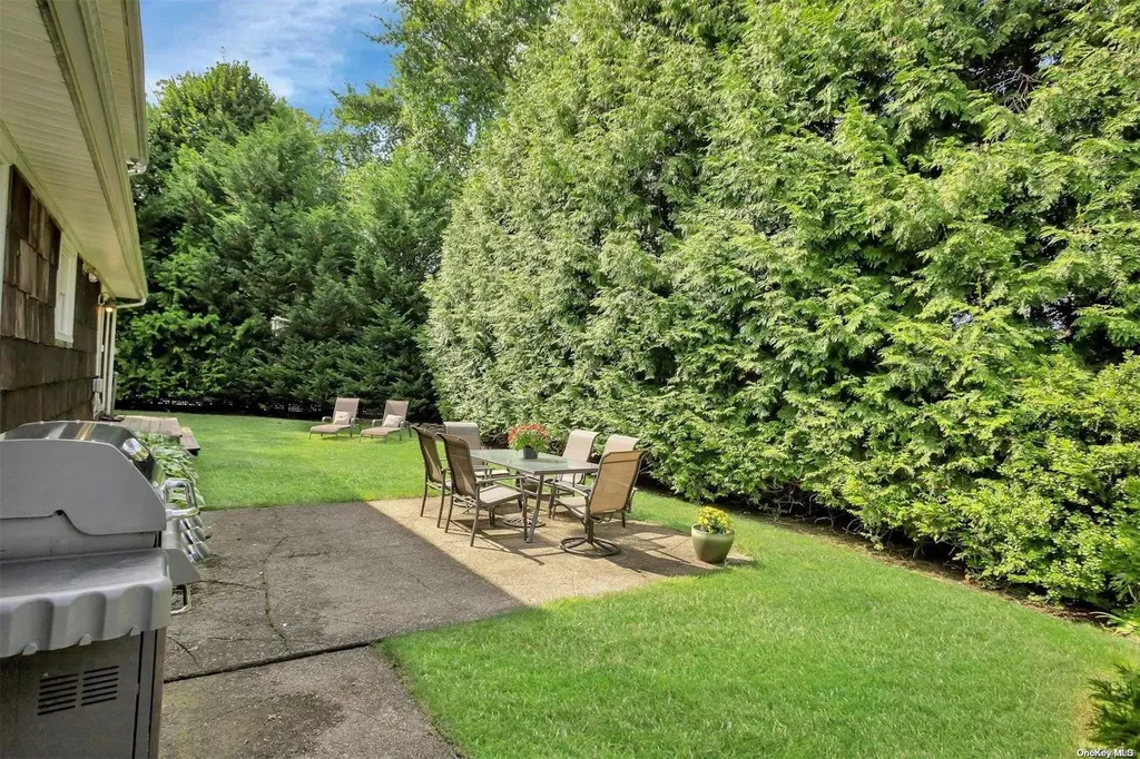 87 Cabot Road Massapequa NY 11758