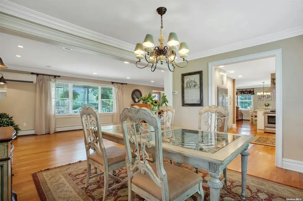 87 Cabot Road Massapequa NY 11758