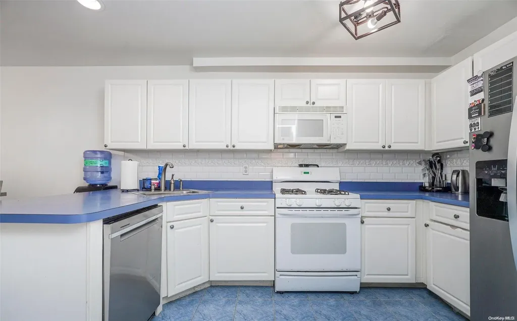 34 Sable Loop Staten Island NY 10306