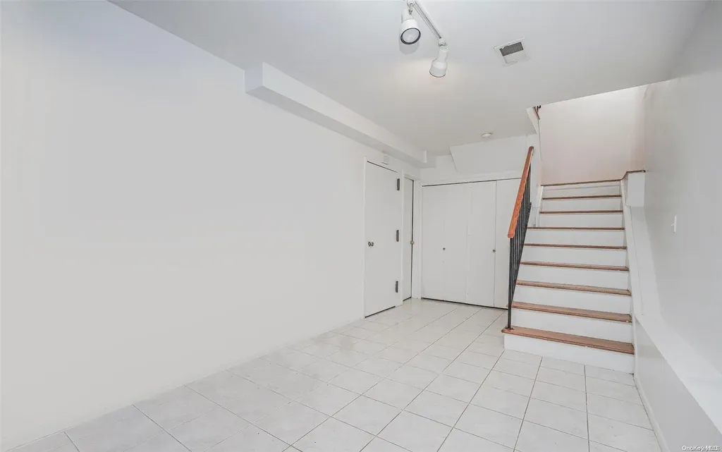 34 Sable Loop Staten Island NY 10306