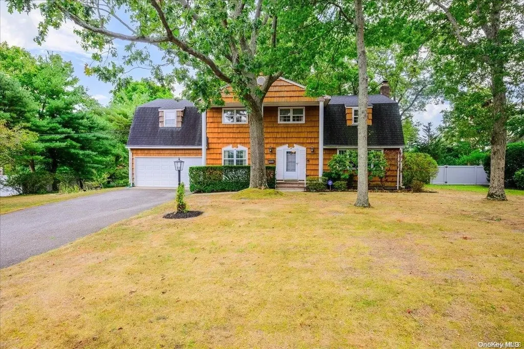 20 Swan View Drive Patchogue NY 11772