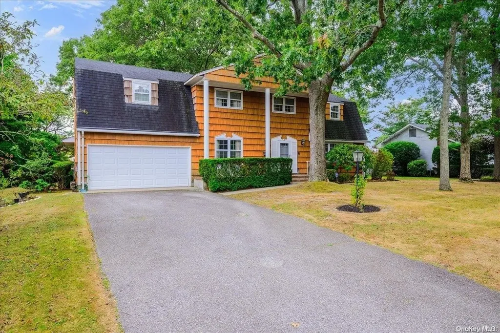 20 Swan View Drive Patchogue NY 11772