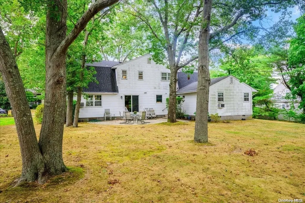 20 Swan View Drive Patchogue NY 11772