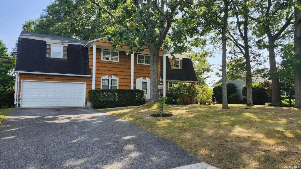 20 Swan View Drive Patchogue NY 11772
