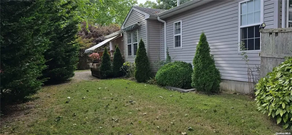 18 Hawthorne Road Mastic Beach NY 11951