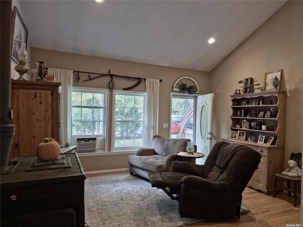 18 Hawthorne Road Mastic Beach NY 11951