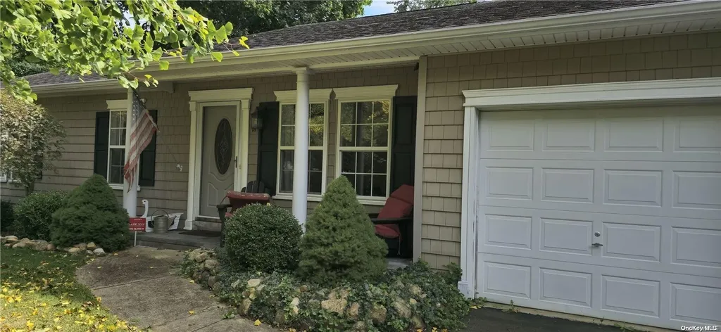 18 Hawthorne Road Mastic Beach NY 11951