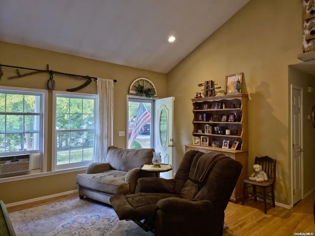 18 Hawthorne Road Mastic Beach NY 11951