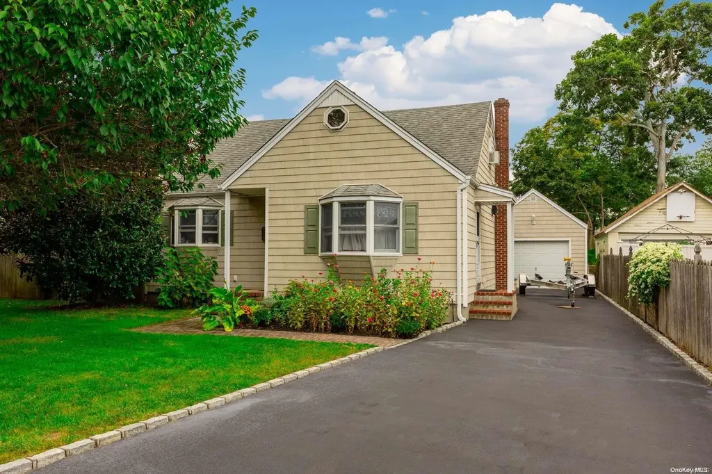 35 Hemlock Street Islip NY 11751