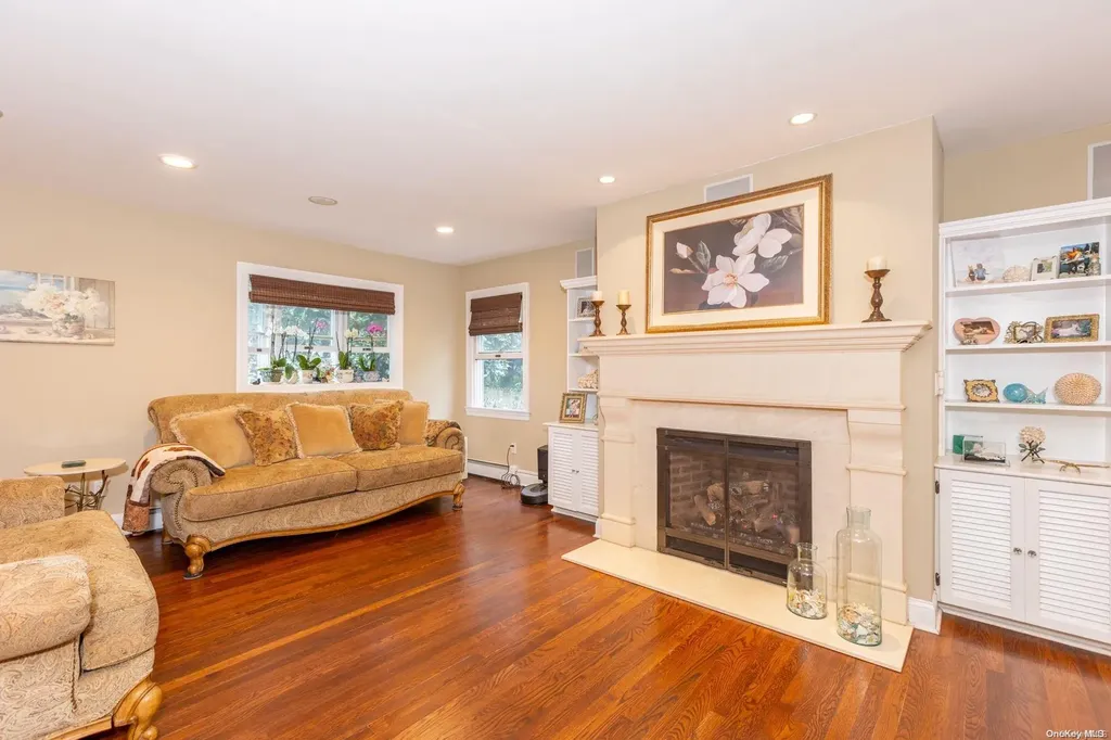 35 Hemlock Street Islip NY 11751
