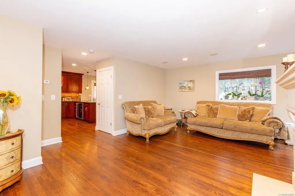 35 Hemlock Street Islip NY 11751