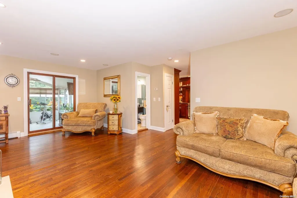 35 Hemlock Street Islip NY 11751