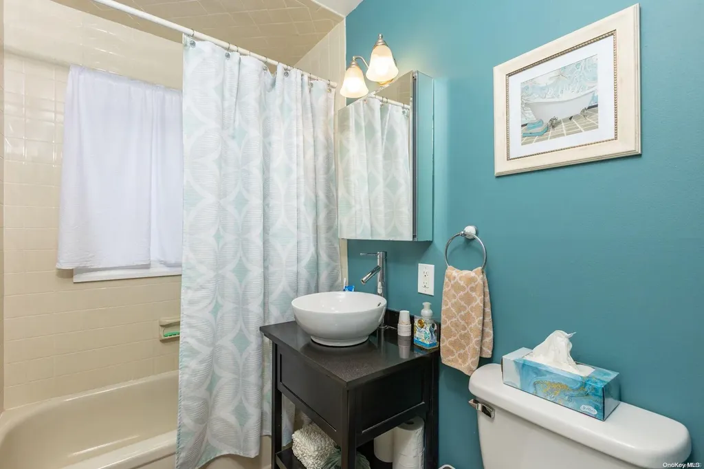 35 Hemlock Street Islip NY 11751