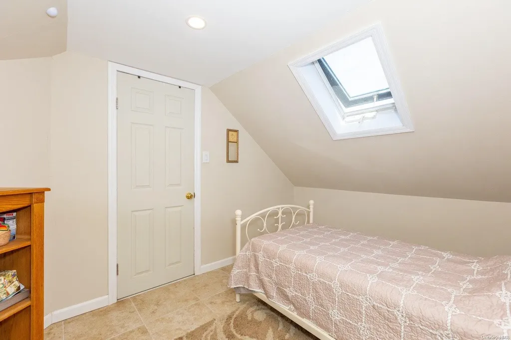 35 Hemlock Street Islip NY 11751