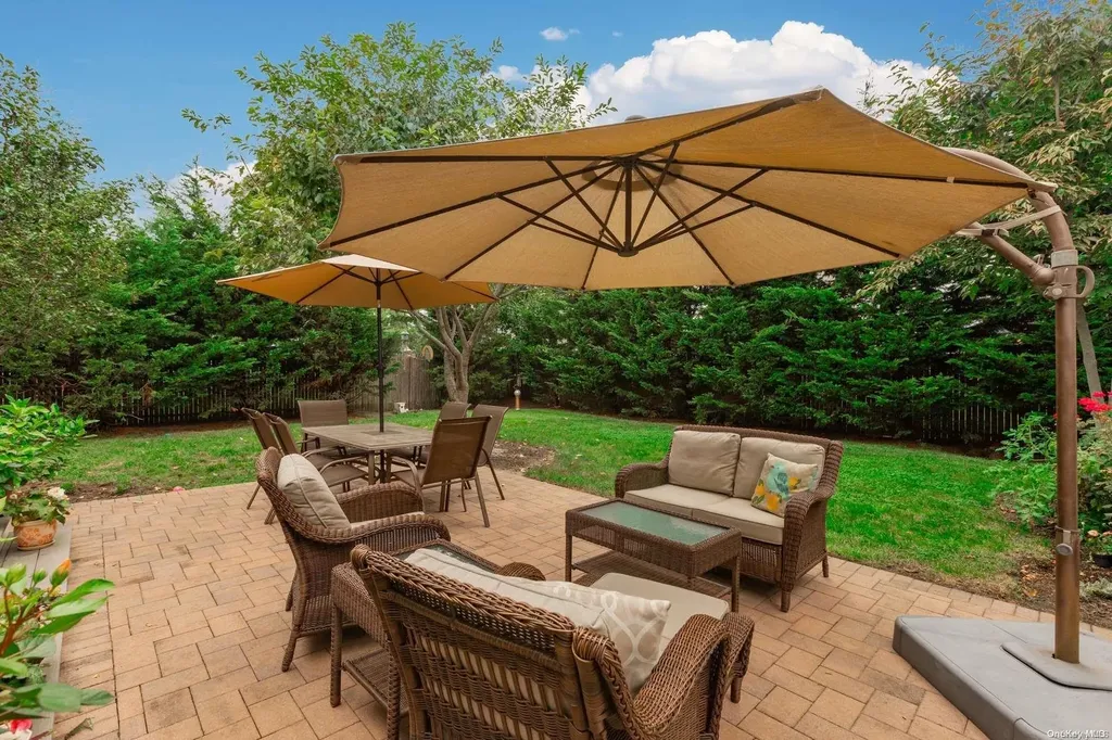 35 Hemlock Street Islip NY 11751
