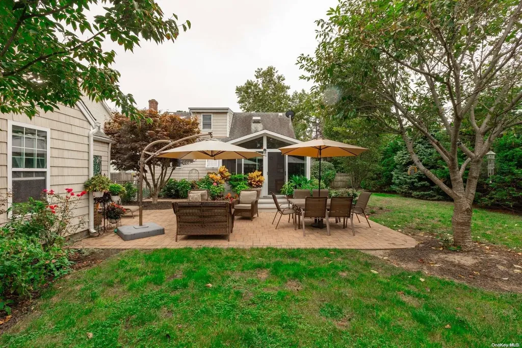 35 Hemlock Street Islip NY 11751