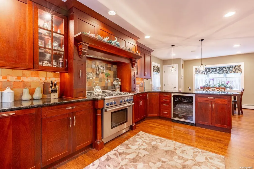35 Hemlock Street Islip NY 11751