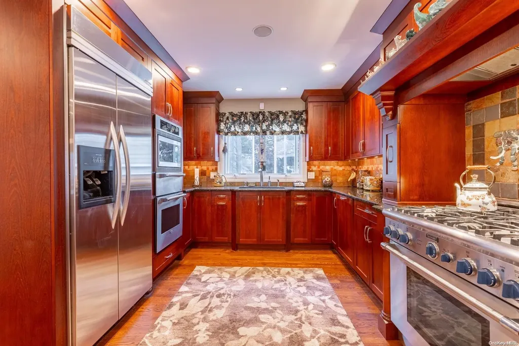 35 Hemlock Street Islip NY 11751