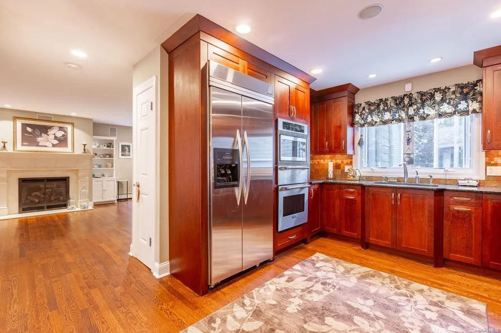 35 Hemlock Street Islip NY 11751