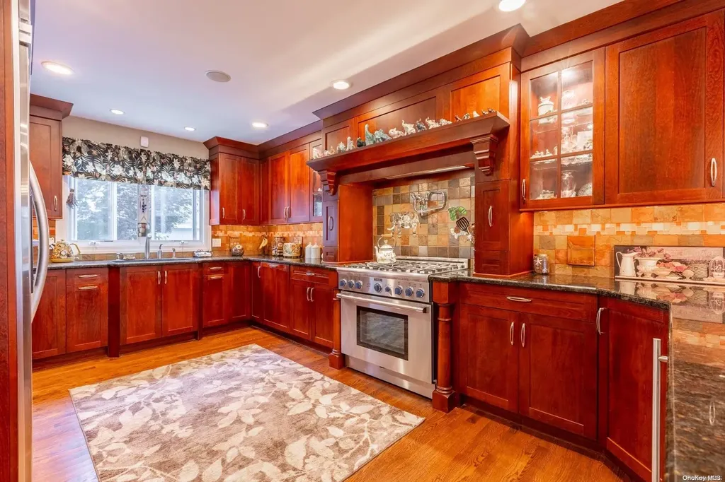 35 Hemlock Street Islip NY 11751