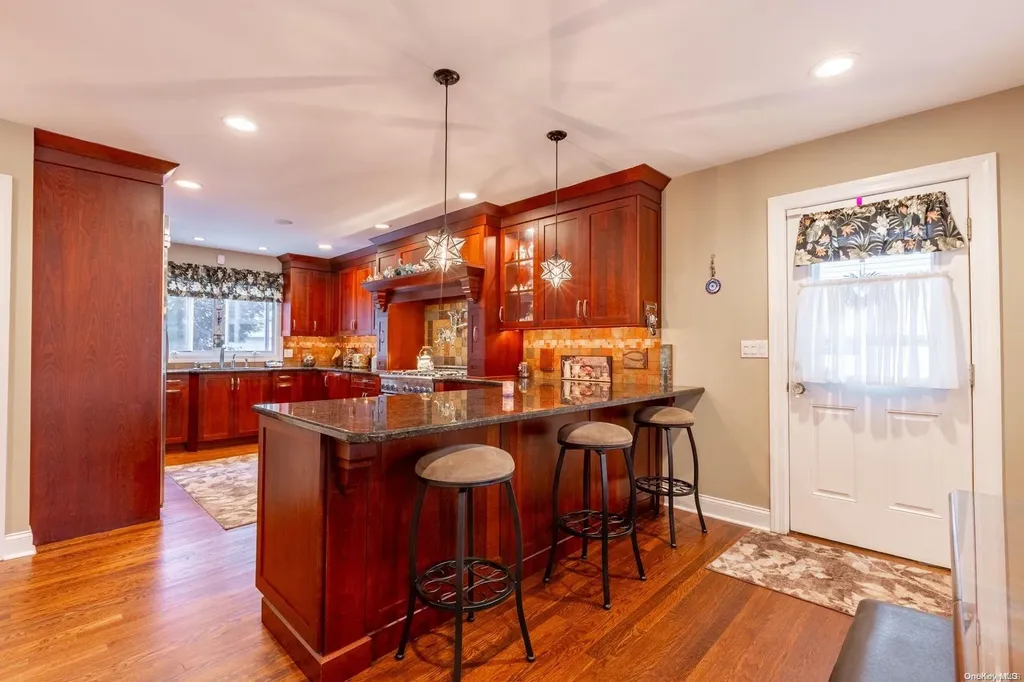35 Hemlock Street Islip NY 11751