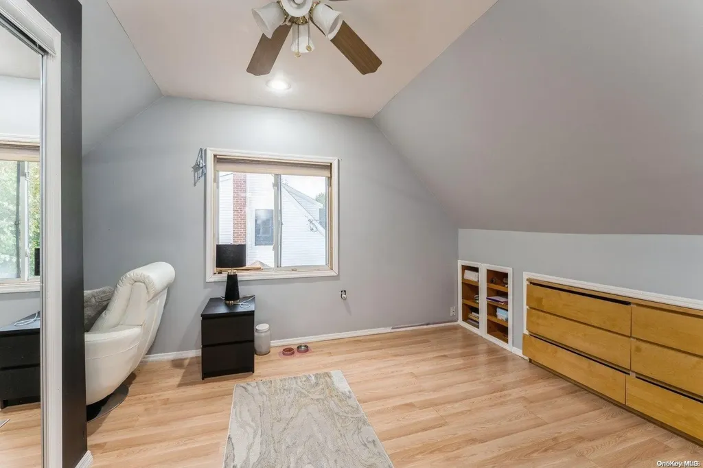 4 Hicks Circle Hicksville NY 11801