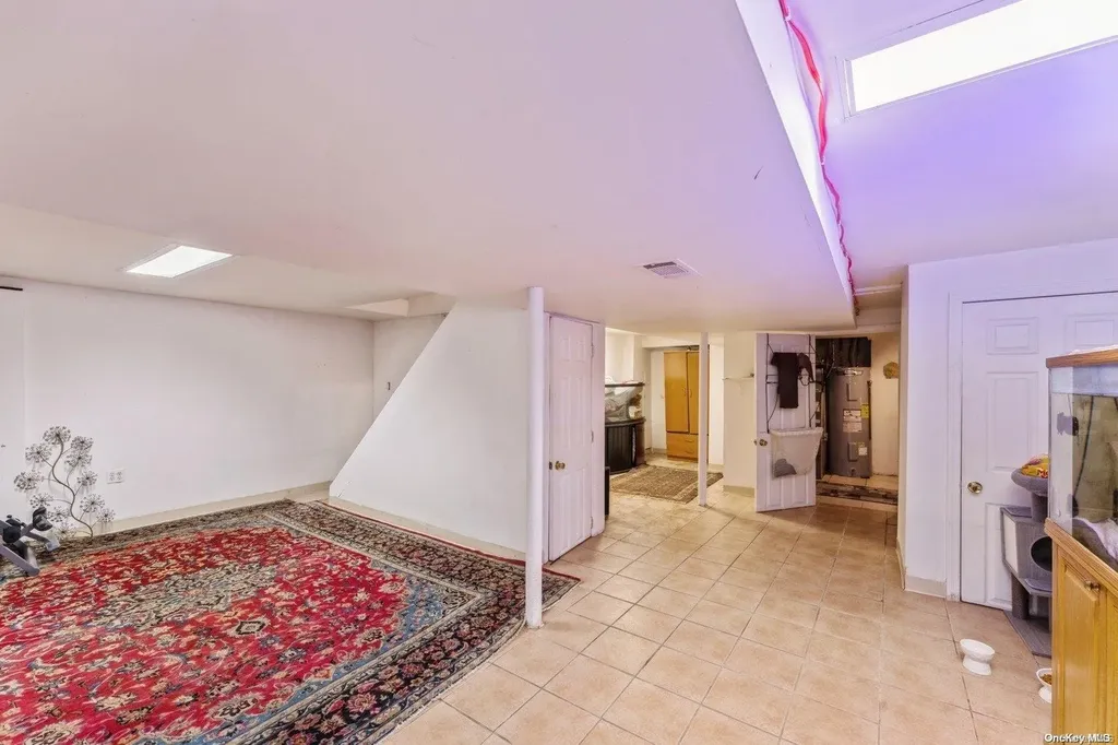 4 Hicks Circle Hicksville NY 11801