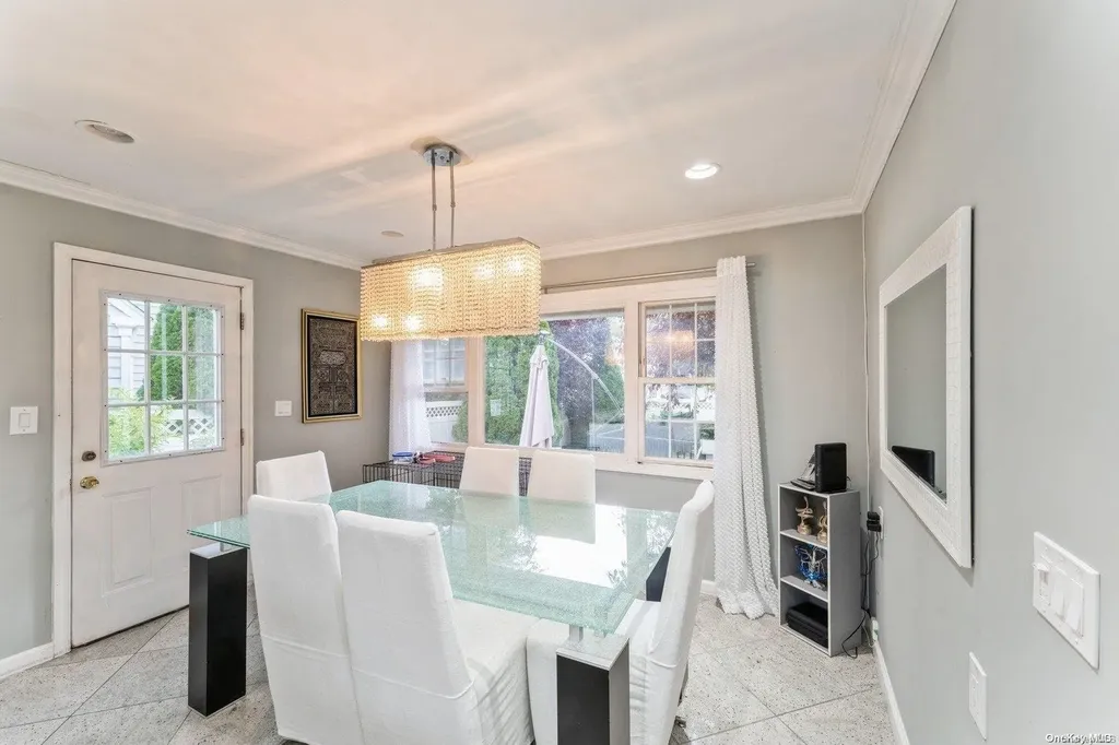4 Hicks Circle Hicksville NY 11801