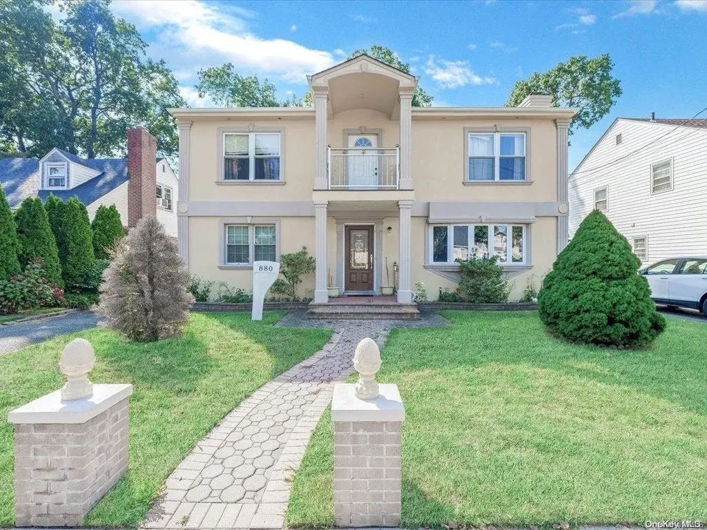880 Barth Drive North Baldwin NY 11510