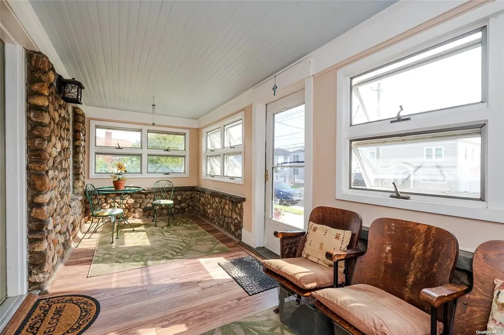 3116 Roxbury Road Oceanside NY 11572