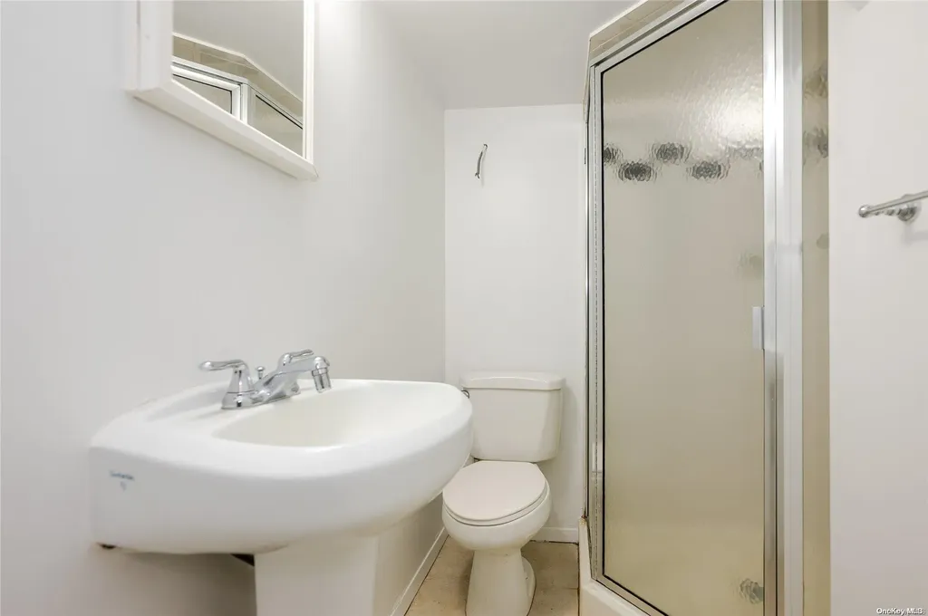 3116 Roxbury Road Oceanside NY 11572