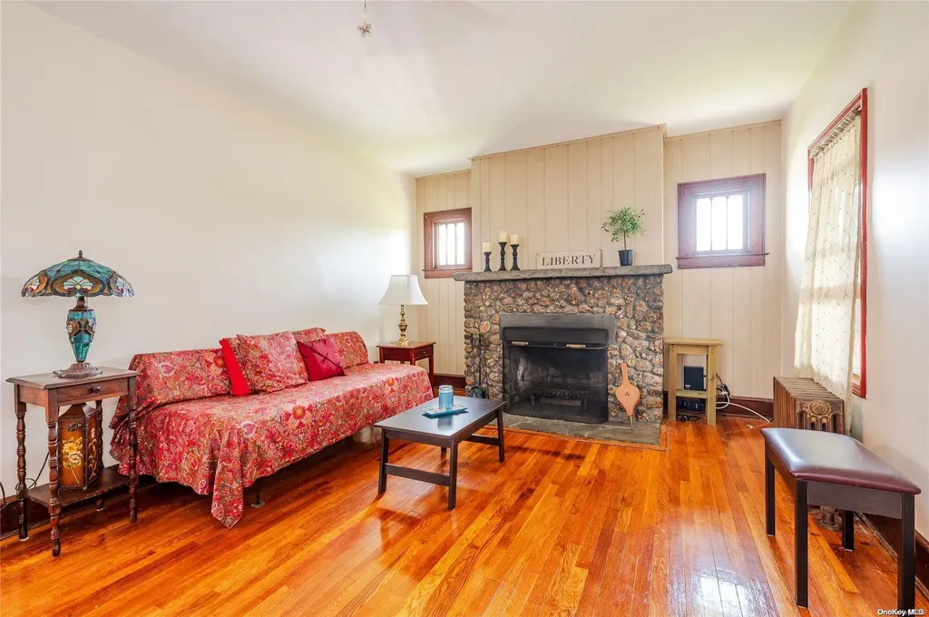 3116 Roxbury Road Oceanside NY 11572