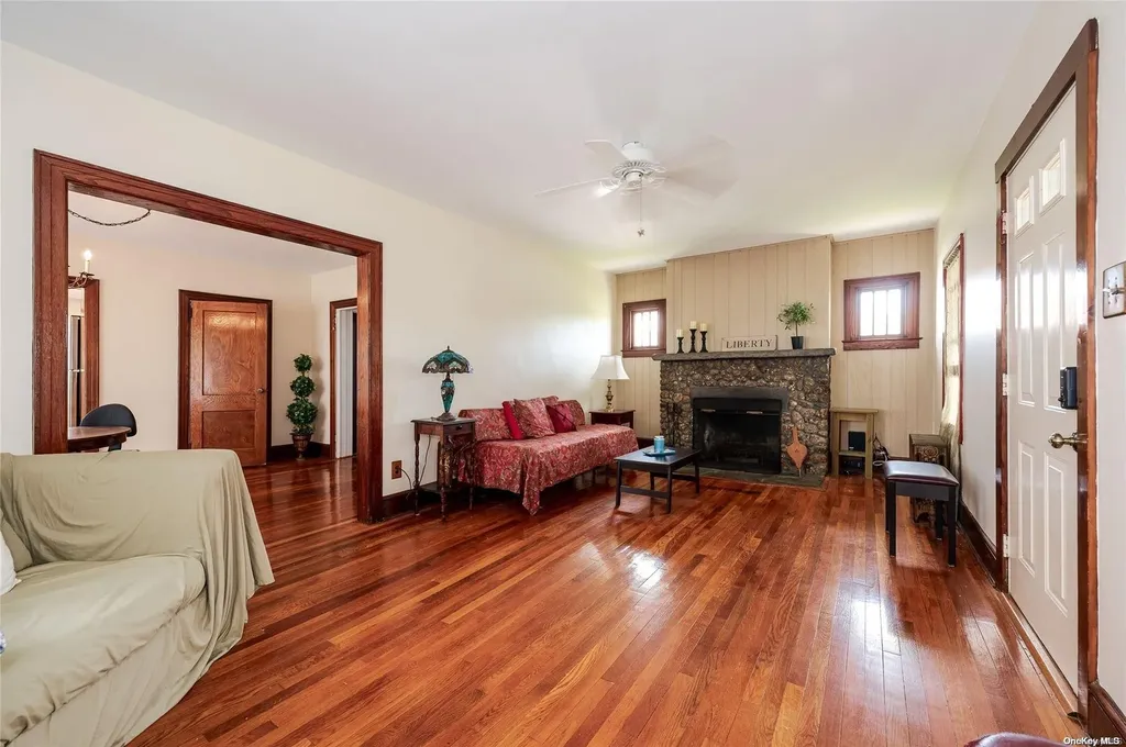 3116 Roxbury Road Oceanside NY 11572