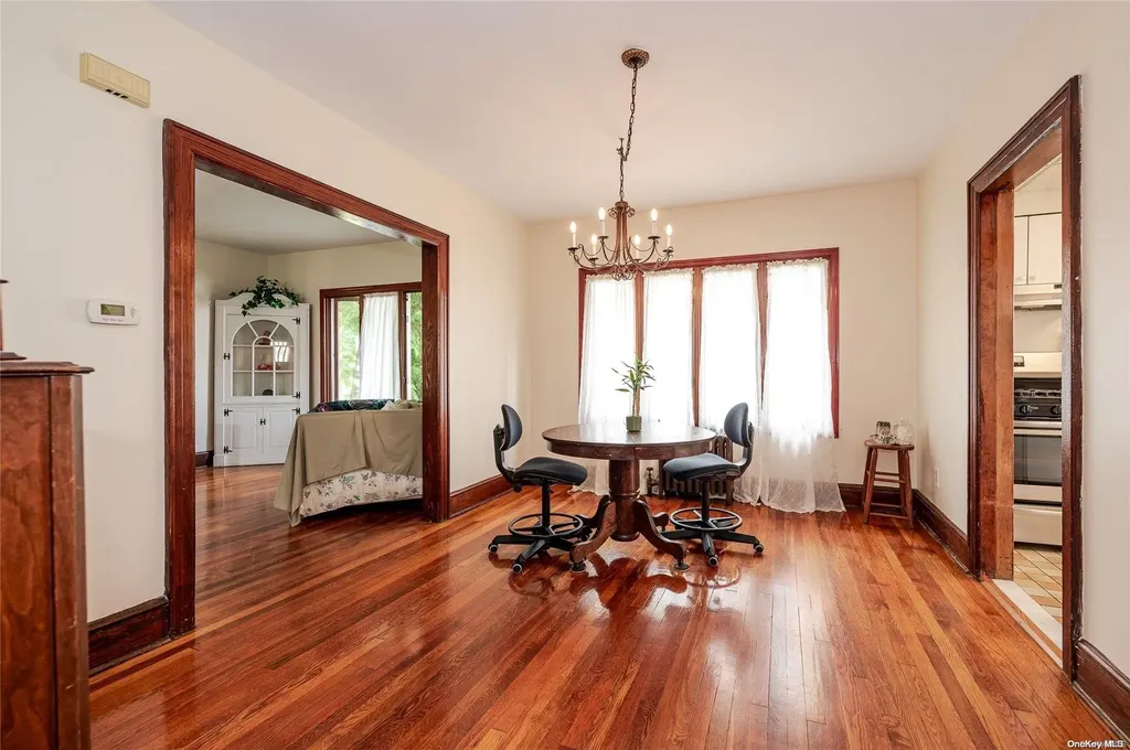 3116 Roxbury Road Oceanside NY 11572