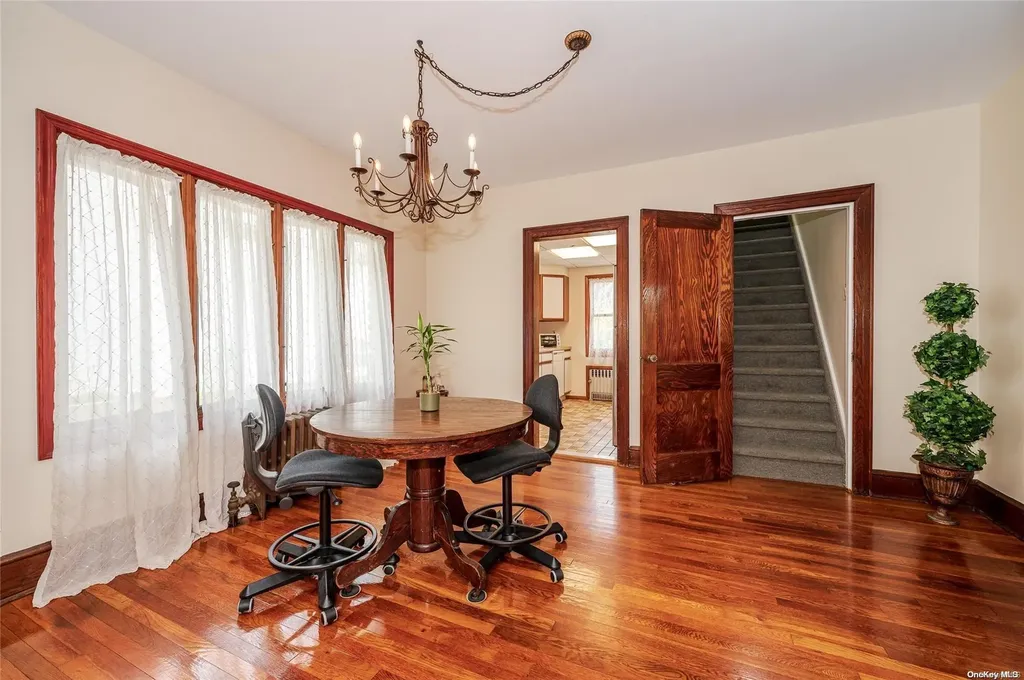 3116 Roxbury Road Oceanside NY 11572
