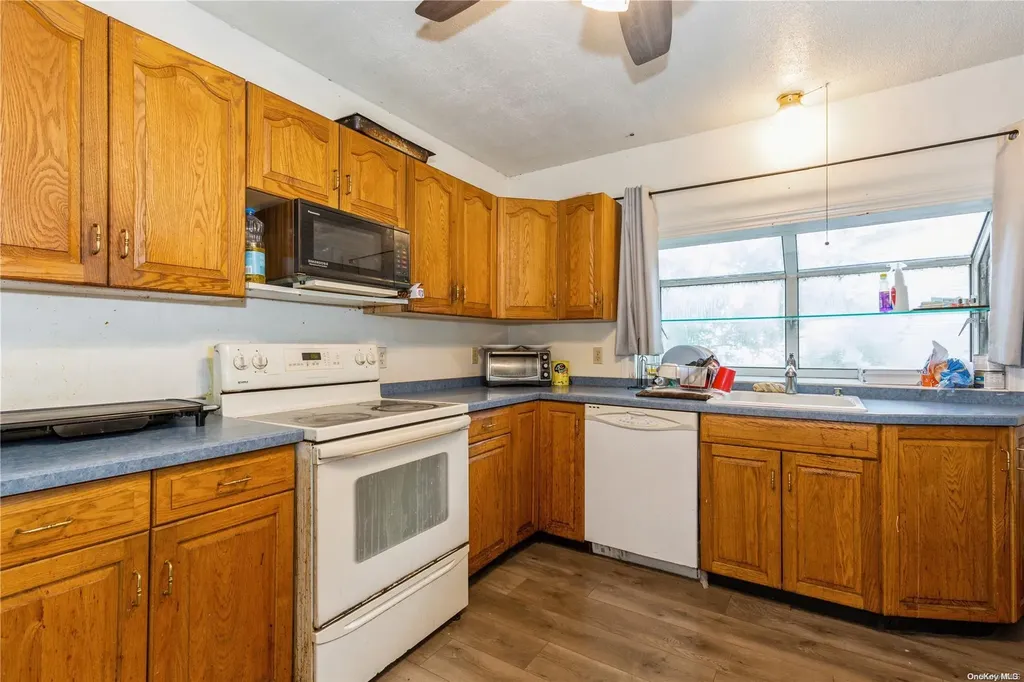 79 Rose Drive Ronkonkoma NY 11779