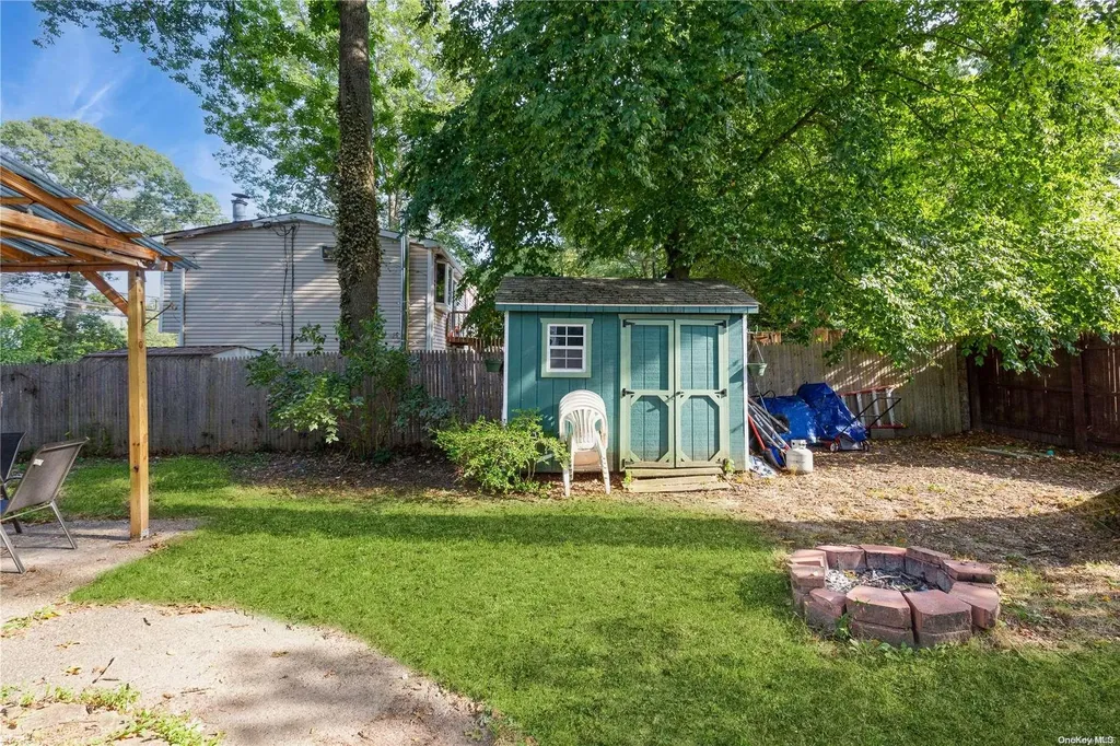 79 Rose Drive Ronkonkoma NY 11779