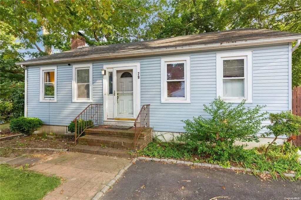 79 Rose Drive Ronkonkoma NY 11779