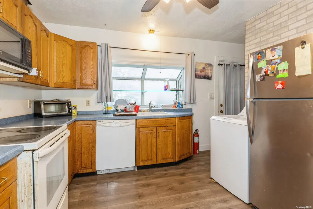 79 Rose Drive Ronkonkoma NY 11779