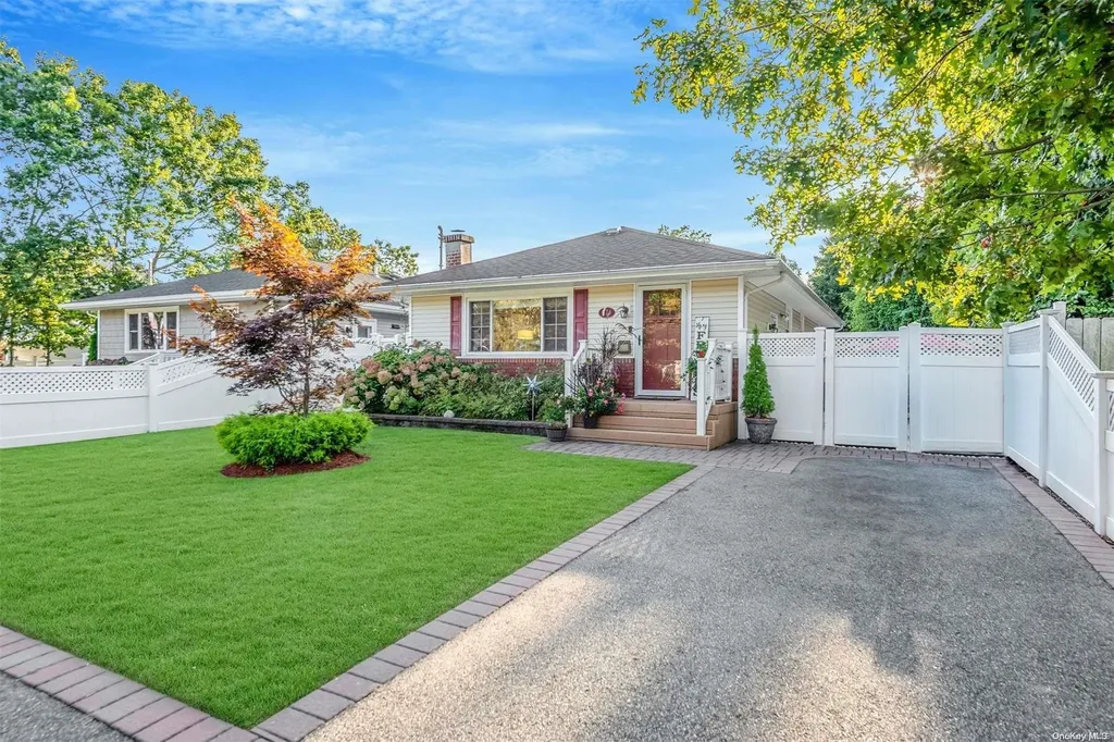 574 Connetquot Avenue Islip Terrace NY 11752