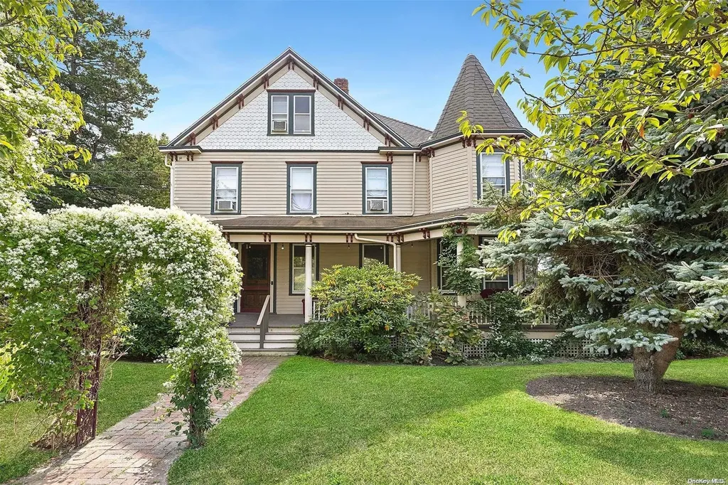 151 Bay Avenue Greenport NY 11944