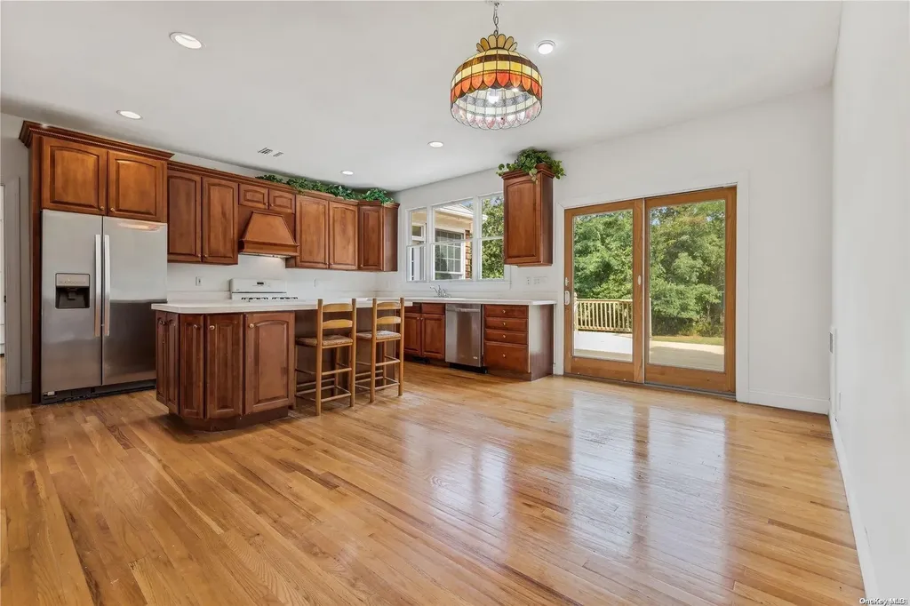 330 Shore Lane Peconic NY 11958