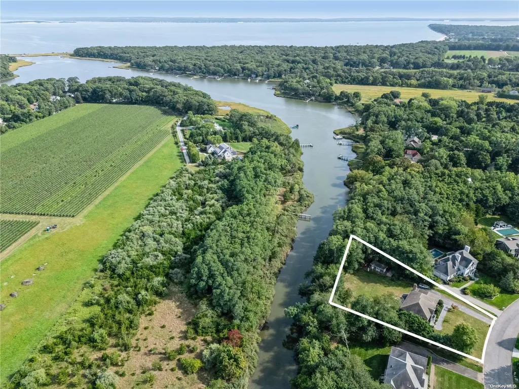330 Shore Lane Peconic NY 11958