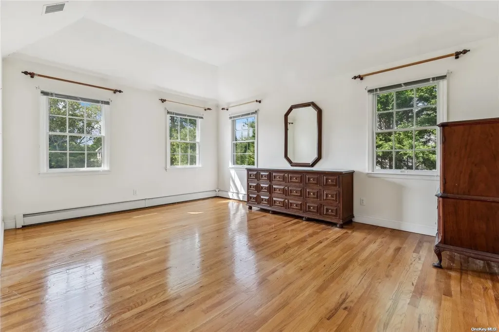 330 Shore Lane Peconic NY 11958