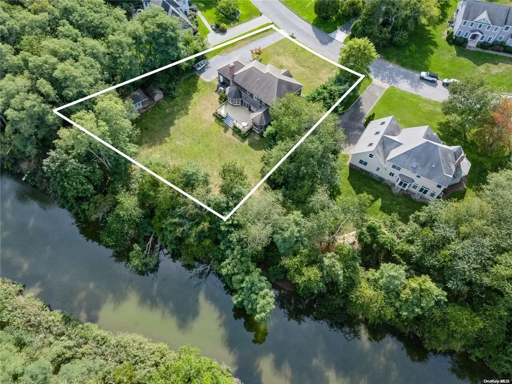 330 Shore Lane Peconic NY 11958